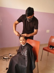 Hair cut during lockdowb at Treamis